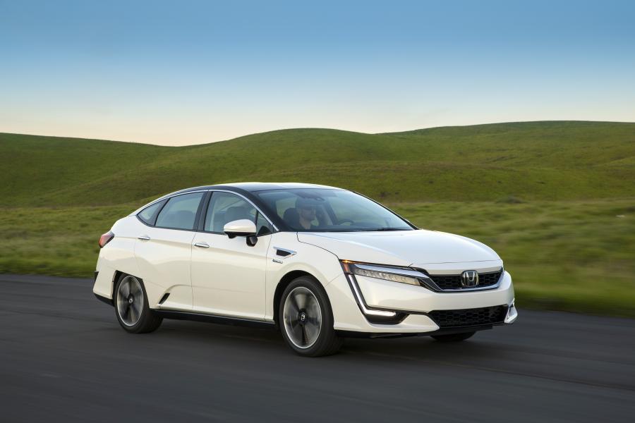  Honda Clarity Fuel Cell 2016 года  (US) (фото 27 из 40)